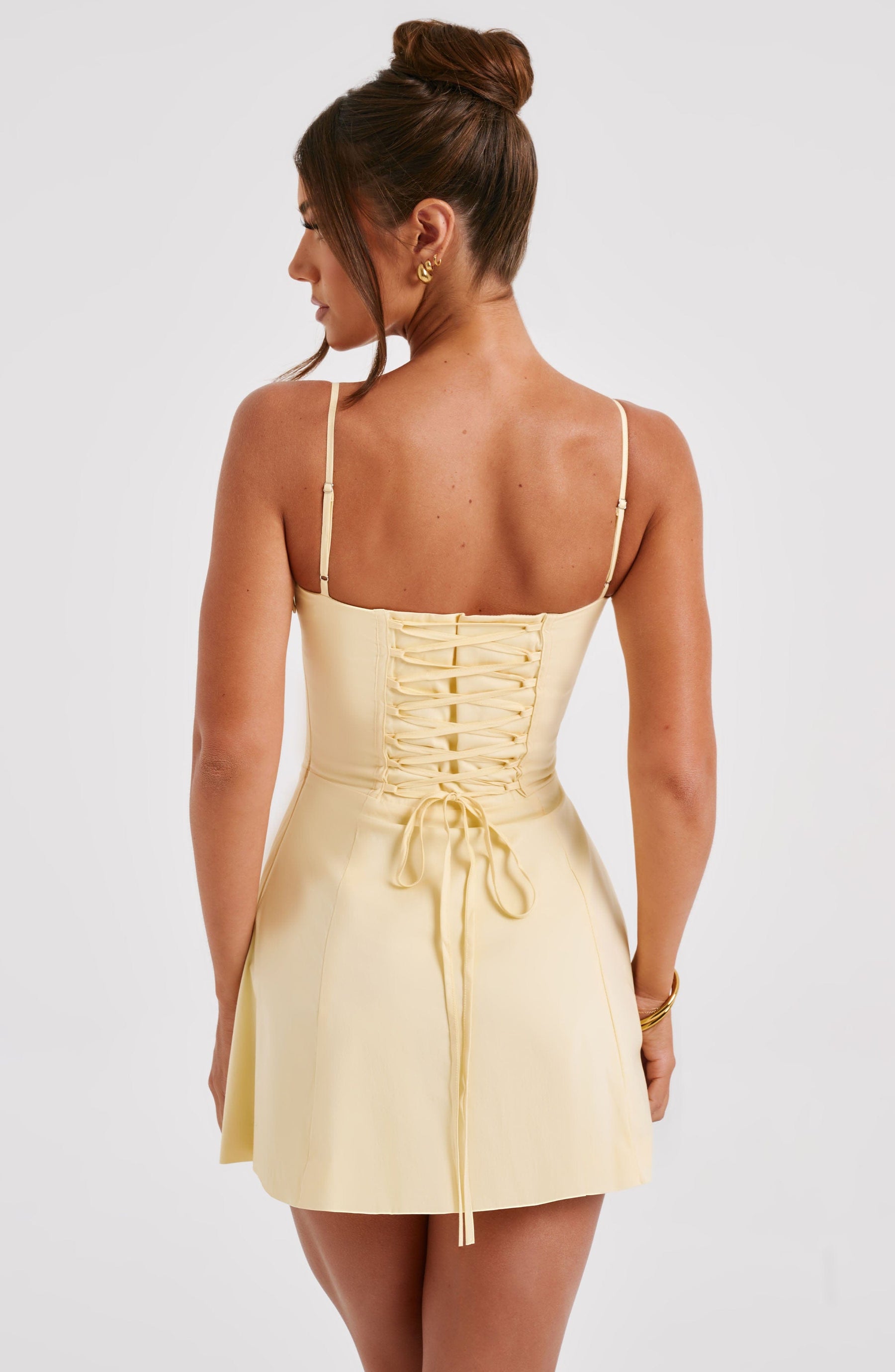 Vestido Clara Curto Corpete – Alça Fina, Modelo Ajustável, Ideal para Festas e Verão
