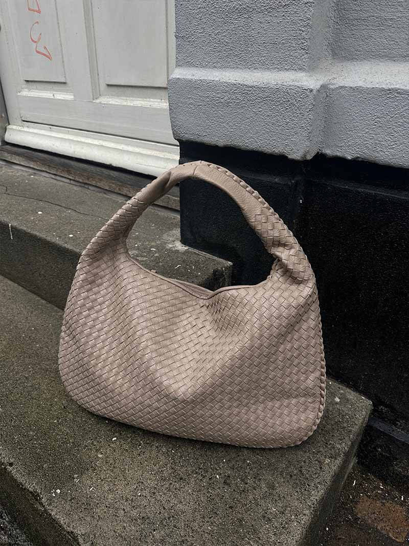 Bolsa Soho – Elegância e Funcionalidade para o Dia a Dia