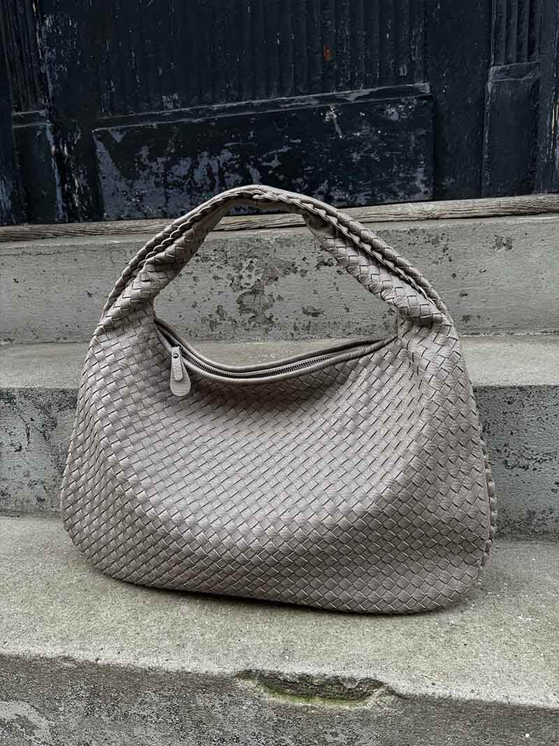Bolsa Soho – Elegância e Funcionalidade para o Dia a Dia